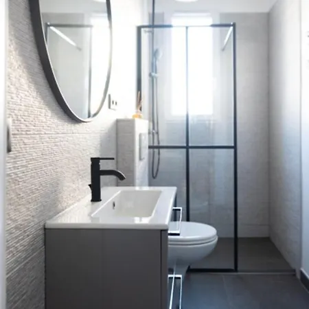 Nice Apartment 45 M For 2 Bright And Decorated Paris