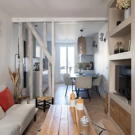 Nice Apartment 45 M For 2 Bright And Decorated